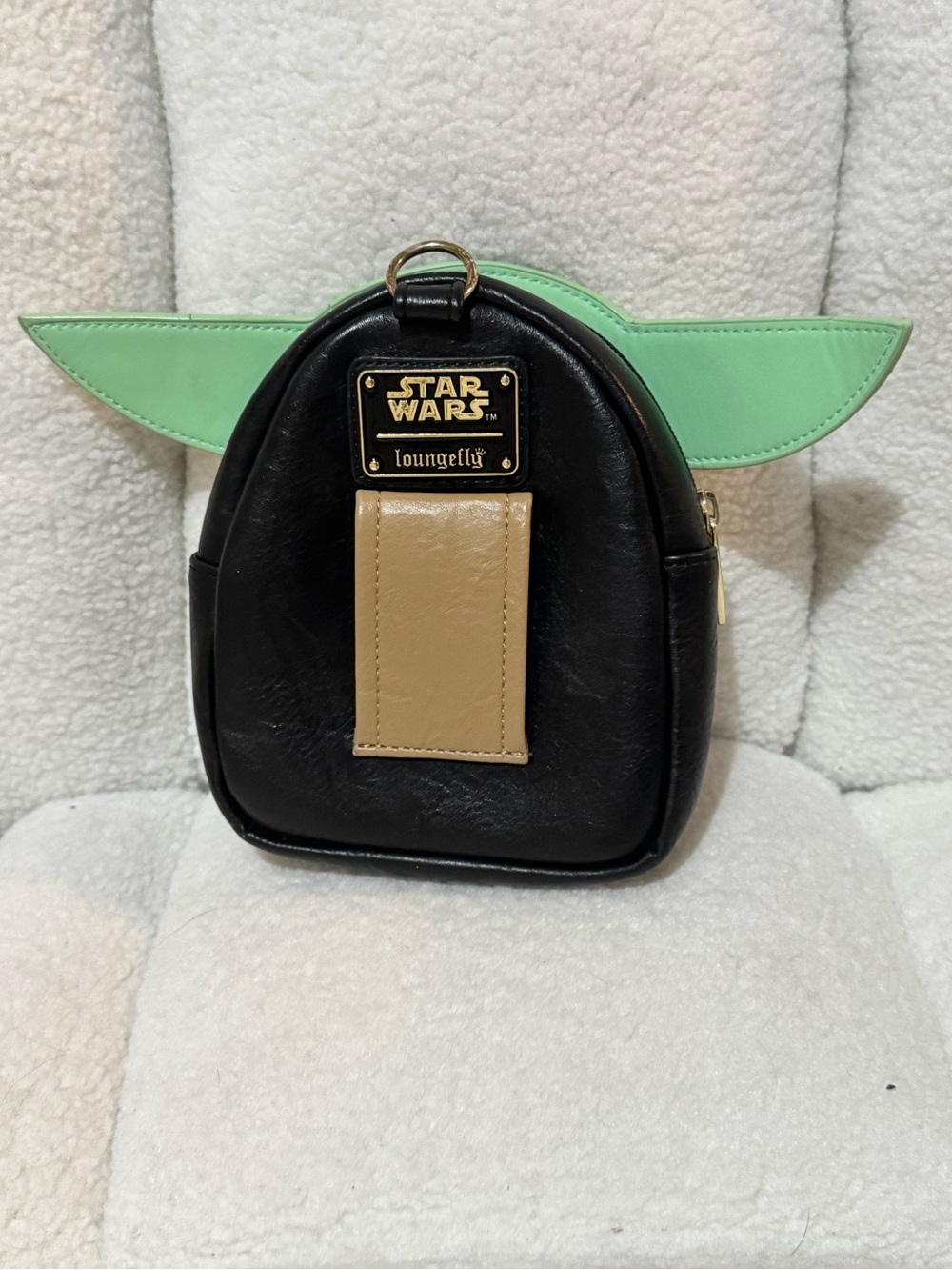 LOUNGEFLY Disney Star Wars BABY YODA Wristlet Belt Bag Mandalorian Grogu - Picture 2 of 8